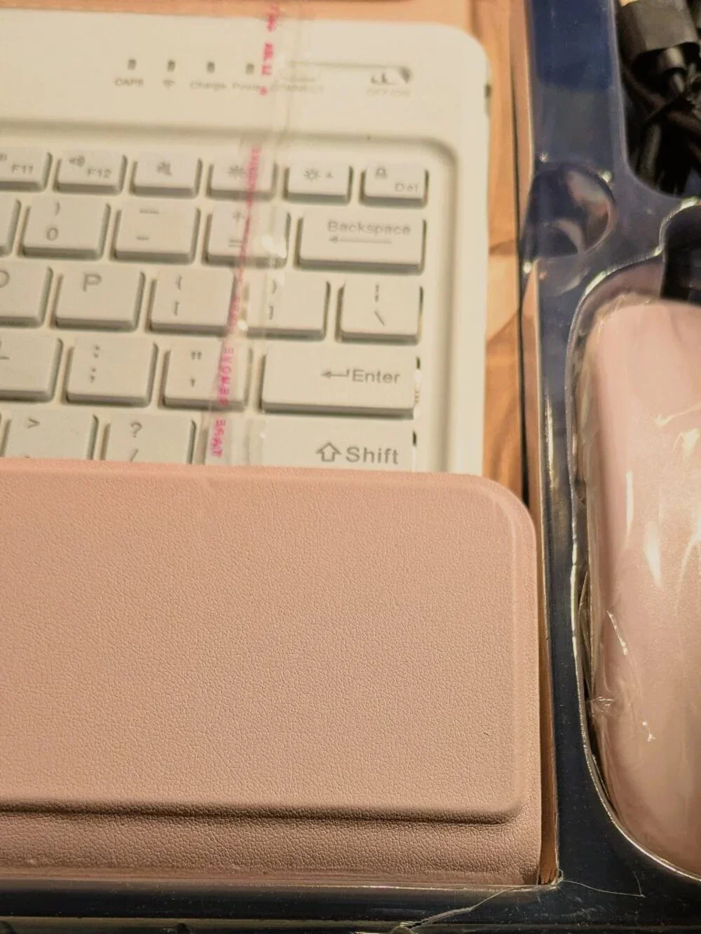 TUNKARMAR PINK LIGHT WEIGHT MAGNETIC KEYBOARD & BLUETOOTH MOUSE INCLUDED